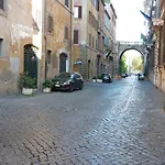 Via Giulia Beautiful Apartment Rome Historic Centre