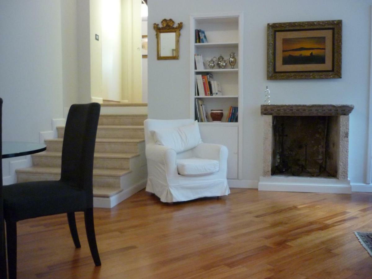 Apartment Via Giulia Beautiful Historic Centre *