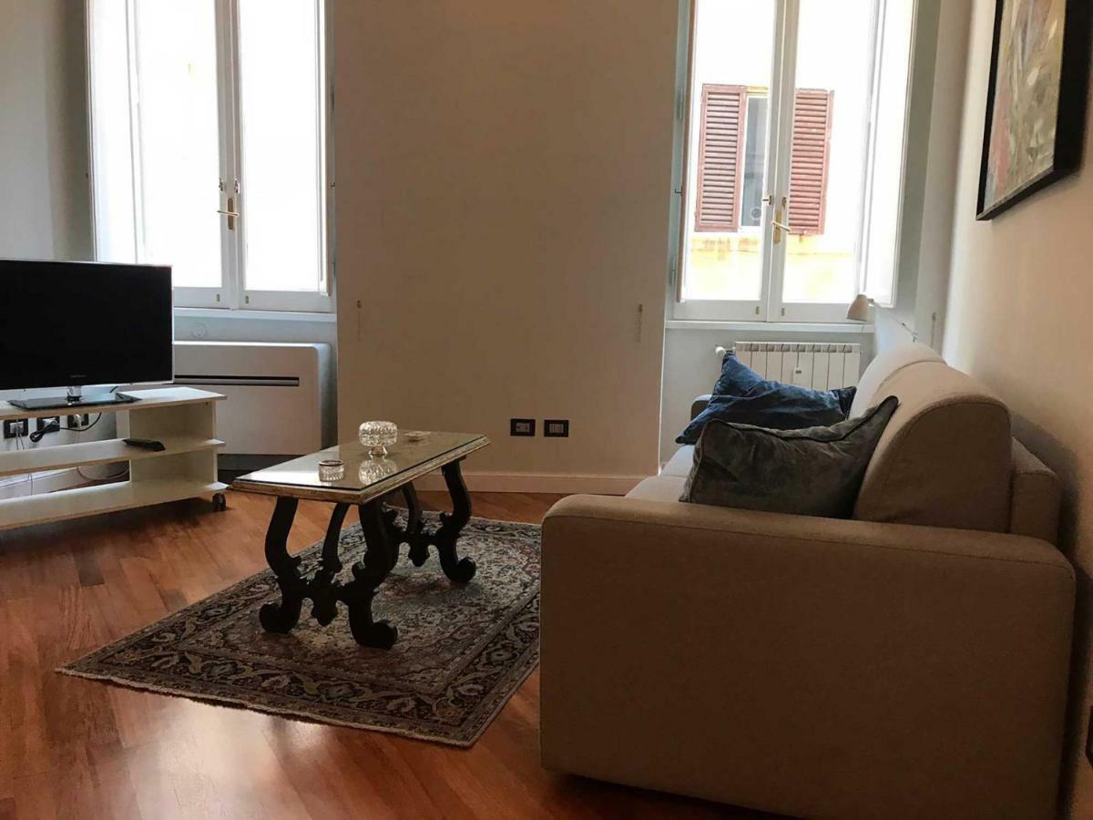 Apartment Via Giulia Beautiful Historic Centre Rom